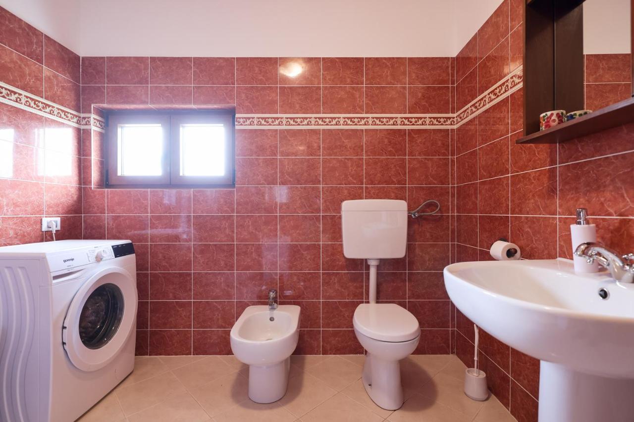 Villa Ena With Pool & Jacuzzi Donji Kasic المظهر الخارجي الصورة