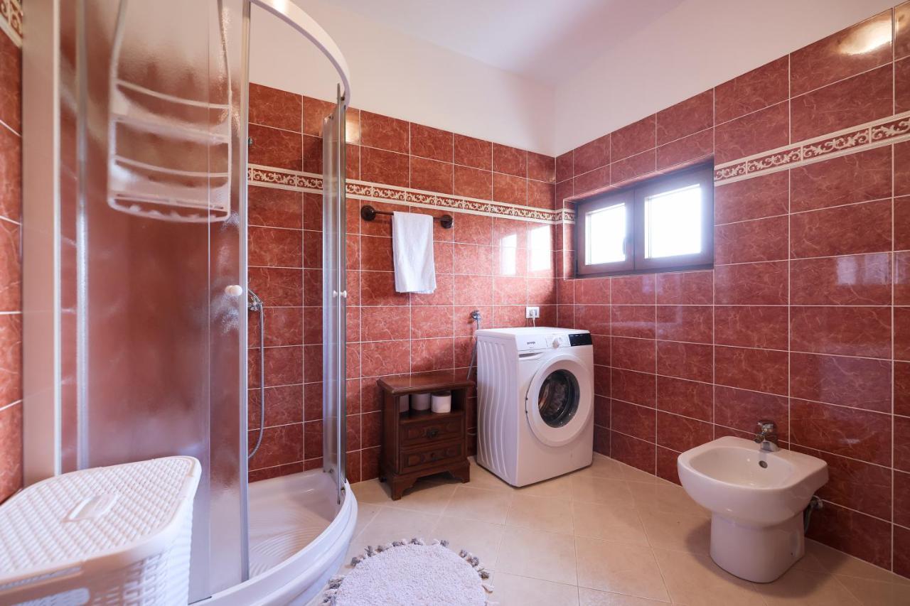 Villa Ena With Pool & Jacuzzi Donji Kasic المظهر الخارجي الصورة