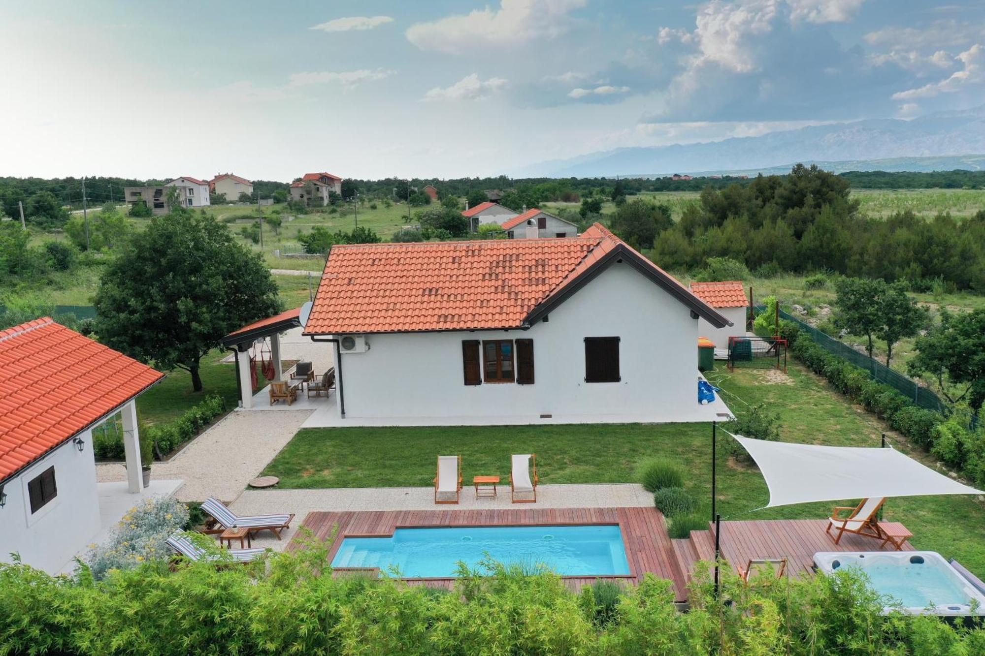 Villa Ena With Pool & Jacuzzi Donji Kasic المظهر الخارجي الصورة
